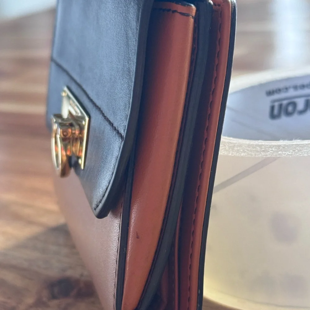 Salvatore Ferragamo Brown leather compact wallet see pictures - Picture 3 of 16